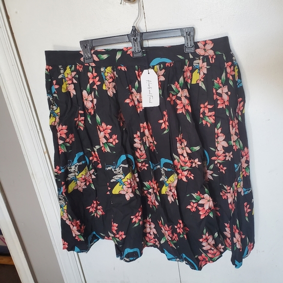 Lola 'Weekend Wayne's Gathered Skirt - Picture 3 of 4